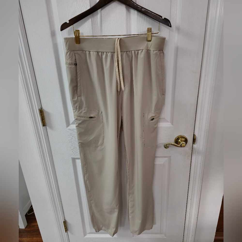 NWOT New Balance Men's Lightweight Cargo Running Joggers Beige Size XL
